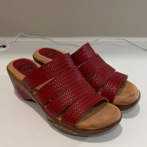 White Mountain Red Woven Mules